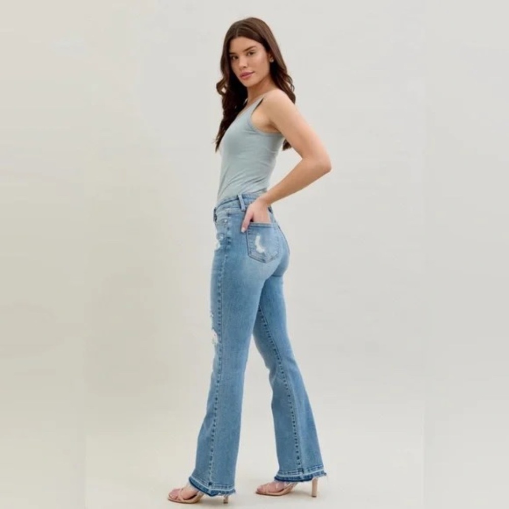 Judy Blue Mid Rise Destroy & Released Hem bootcut Jeans, 3/26/NWT - Picture 2 of 9